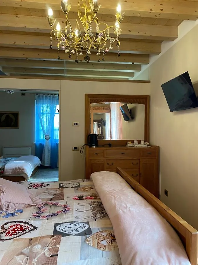 Roseto Holidays Azzurro Cavalcaselle Bed & Breakfast